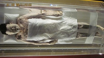 Ponios Dai mumija muziejuje