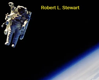 Robert L Stewart atvirame kosmose